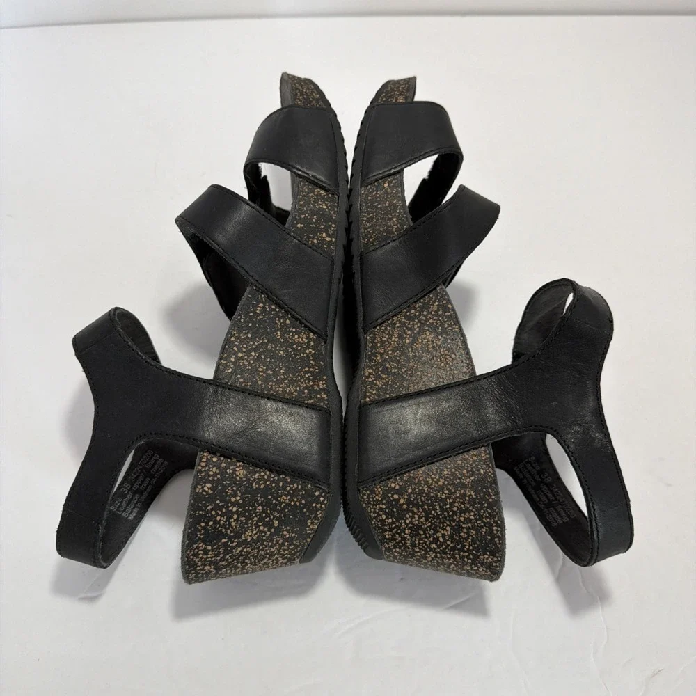 Dansko Wedge Sandals US 8 EU 38 UK 6 Savannah Black Waxy